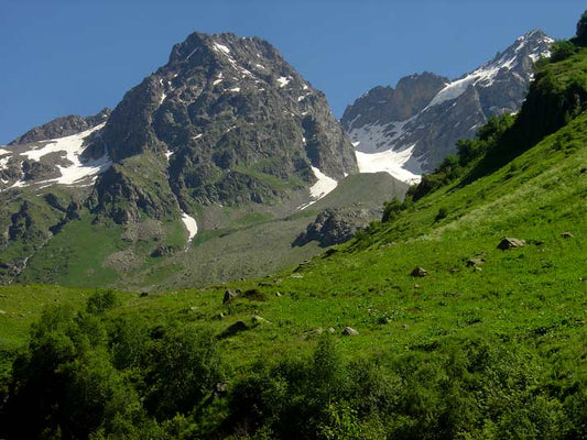 Becho Pass: A Journey Through the Majestic Caucasus Mountains