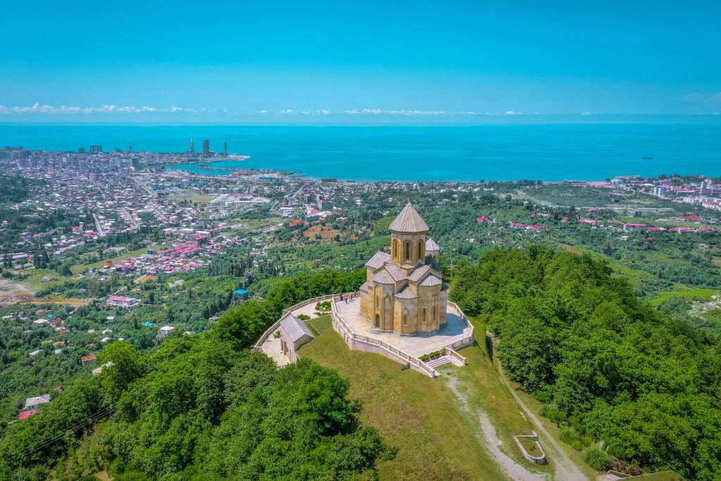 Sameba Cathedral: A Symbol of Faith and Architectural Splendor in Tbilisi